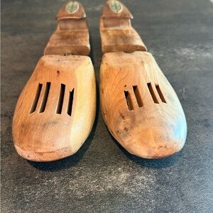 Florsheim Vented Cedar Shoe Trees - Natural Wood Finish